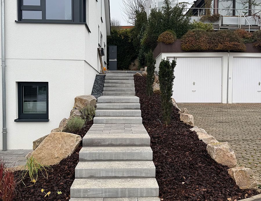 Treppenaufgang zum Hauseingang